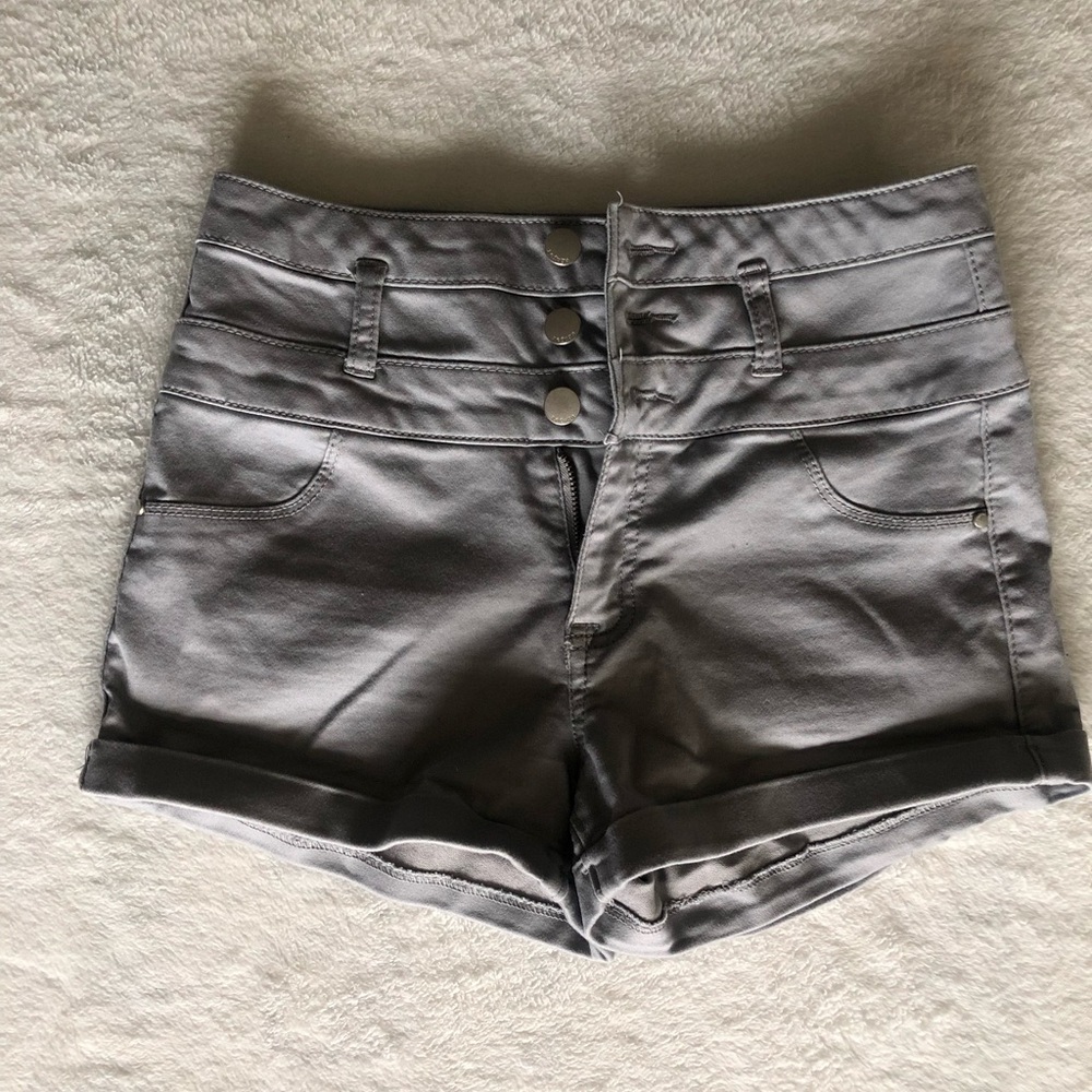 🌴Refuge Gray Shorts 4